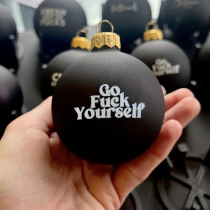 🤣 Funny Christmas Ornament - Humorous Design for Tree Decoration, Perfect Gift for Family Gatherings 🎁📦